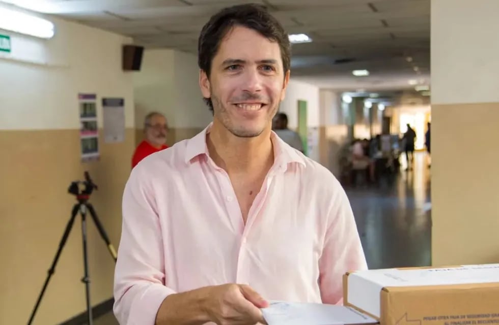 El radical Martín Berhongaray se consagró como candidato a gobernador - Foto TN