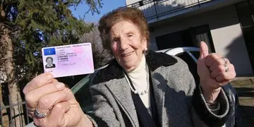 Fue a renovar su licencia tras cumplir 100 años y le extendieron su caducidad hasta el 2024