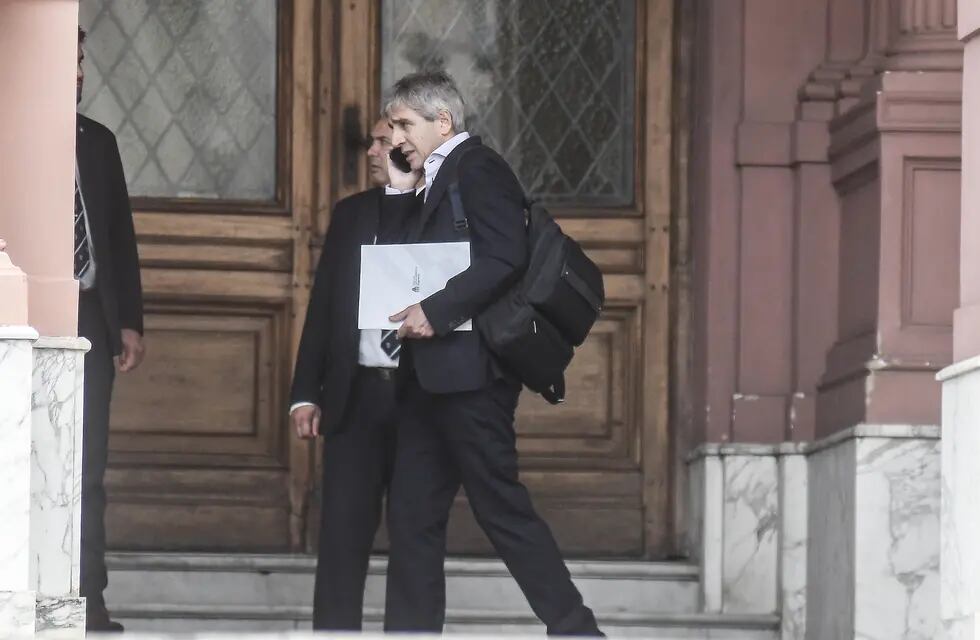 El ministro de Economía, Luis Caputo, presiona para aprobar la "ley ómnibus" (Foto: Federico López Claro)