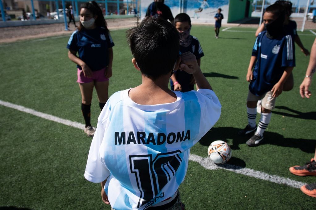 El eterno Diego Armando Maradona ya tiene su polideportivo en el departamento de Maipú. 



