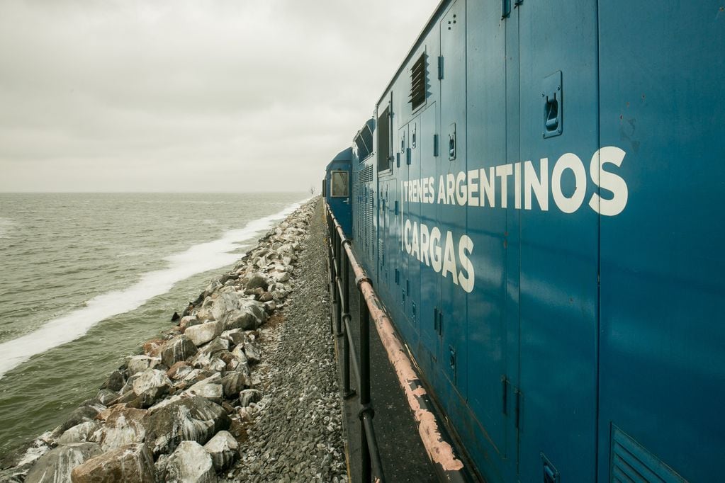 El último tren con pasajeros que unió Junín (Buenos Aires) con Rufino (Santa Fe) y cruzó la laguna de La Picasa había salido en 2013. Foto: Prensa Trenes Argentinos Cargas.