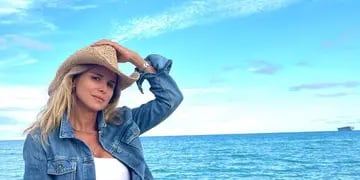 Flavia Palmiero disfruta del sol y la playa en Miami.