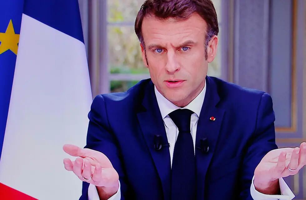 Emmanuel Macron, presidente de Francia, durante una entrevista televisiva en la que defendió la reforma previsional.