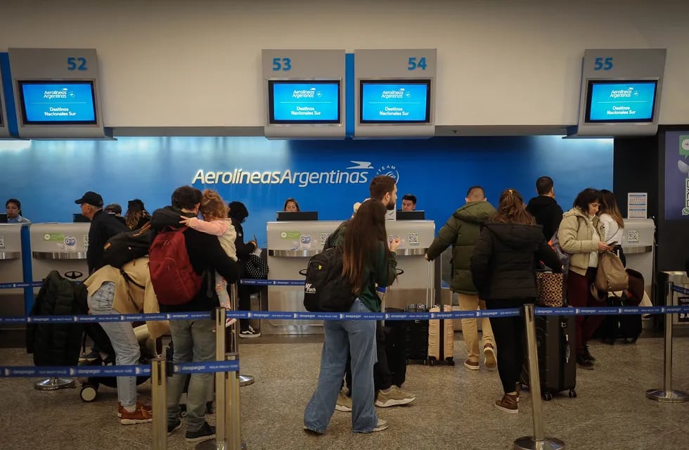 Aerolineas Argentinas fue una de las empresas del Estado más afectada por los recortes. Foto: Federico Lopez Claro