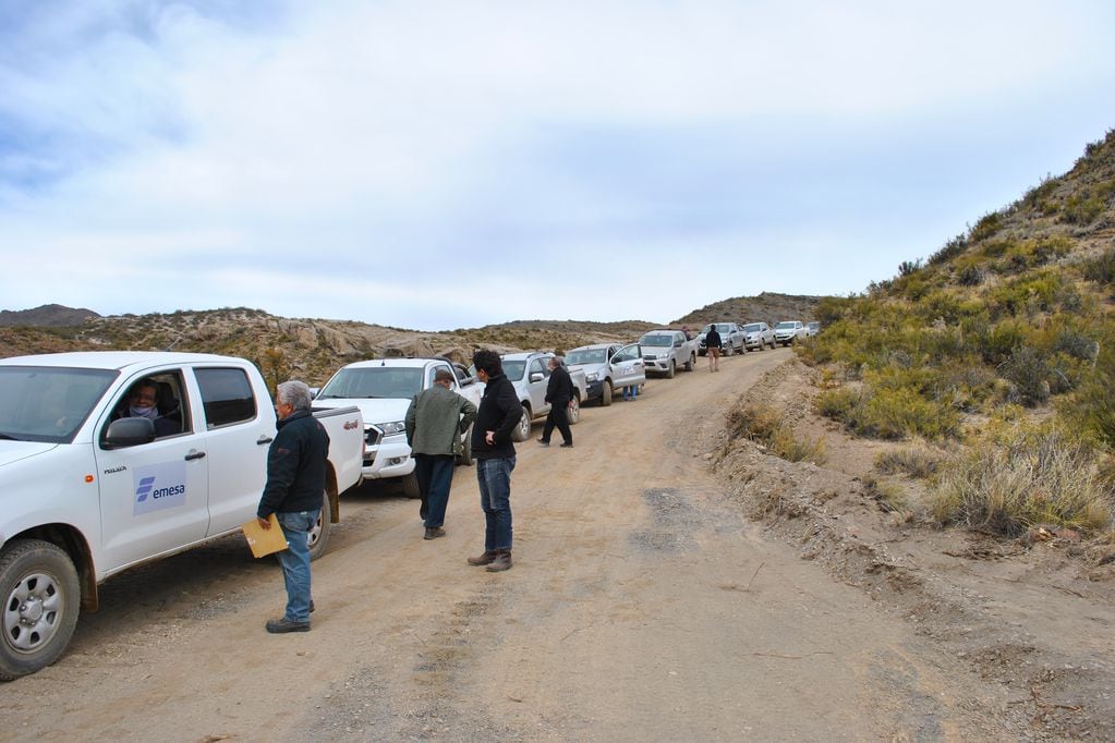 Emesa proveyó arreglos de máquinas y suministros de equipos a Vialidad Provincial para facilitar la apertura de 30 km de camino nuevo.
