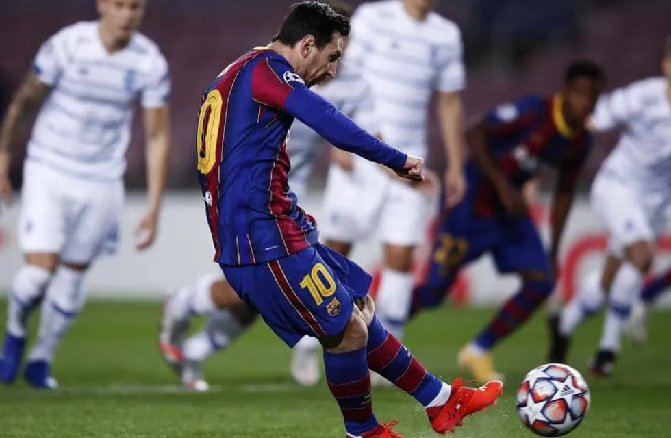 Leo Messi convirtió el 1-0 del Barcelona desde el punto del penal. / Gentileza.