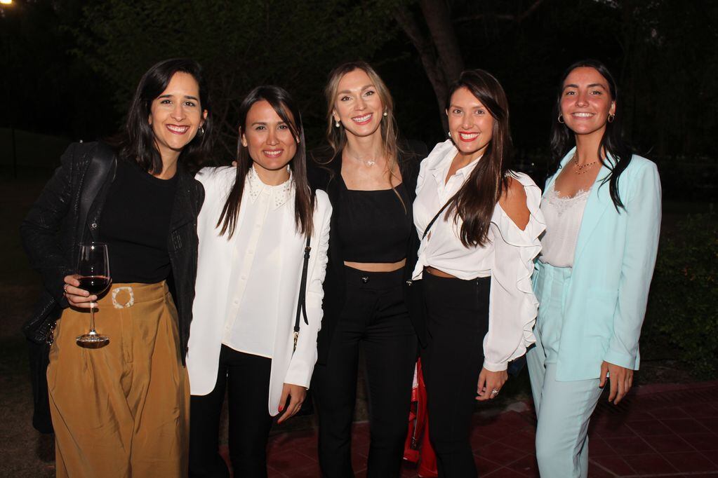 Consuelo Ruiz, Sabrina Castelli, María José Rubio Nanclares, Yuliana Bustamante y Melisa Rivera Isoler.