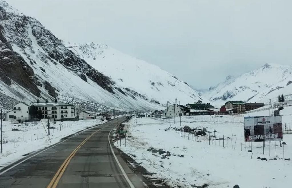 Nevadas en Alta Montaña: paso Cristo Redentor cerrado (Prensa Gendarmería)