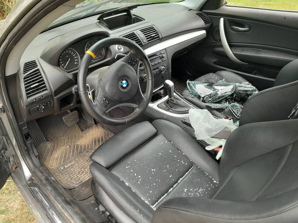 La policía de Santa Fe encontró abandonado y dañado un BMW sobre el cruce de Peñaloza y Doldán. El auto es del futbolista Brian Fernández.