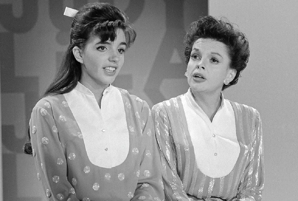 Liza Minnelli y su mamá Judy Garland, otra leyenda de Hollywood (Archivo)