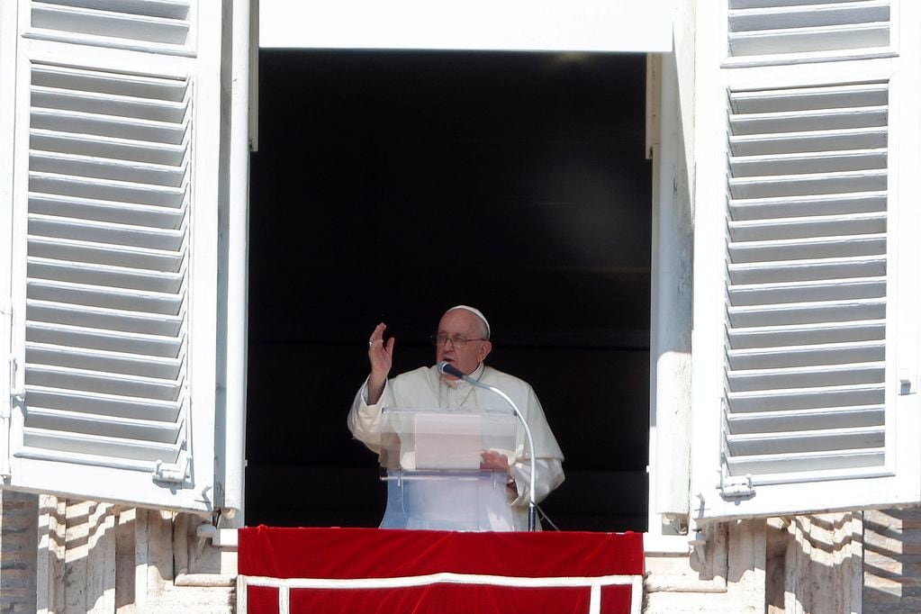 El papa Francisco adelantó hoy que analiza viajar a Argentina “en la segunda parte del año”. EFE