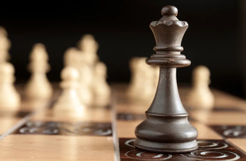 Acusan a un maestro mundial de ajedrez de tener bolas anales que predicen el movimiento de sus rivales.