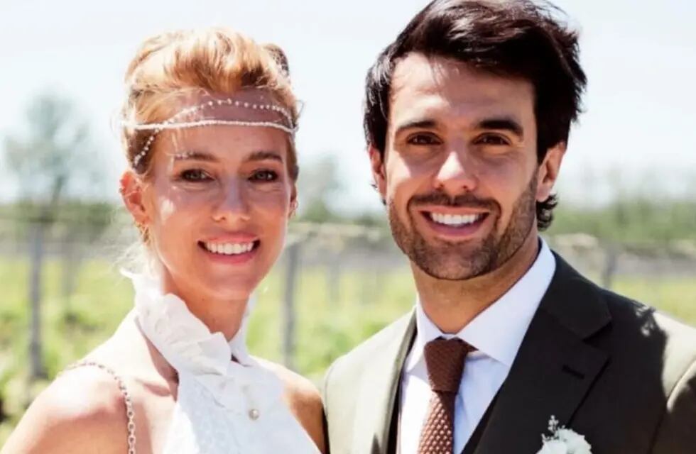 Las fotos oficiales de Nicole Neumann y Manu Urcera en su casamiento.