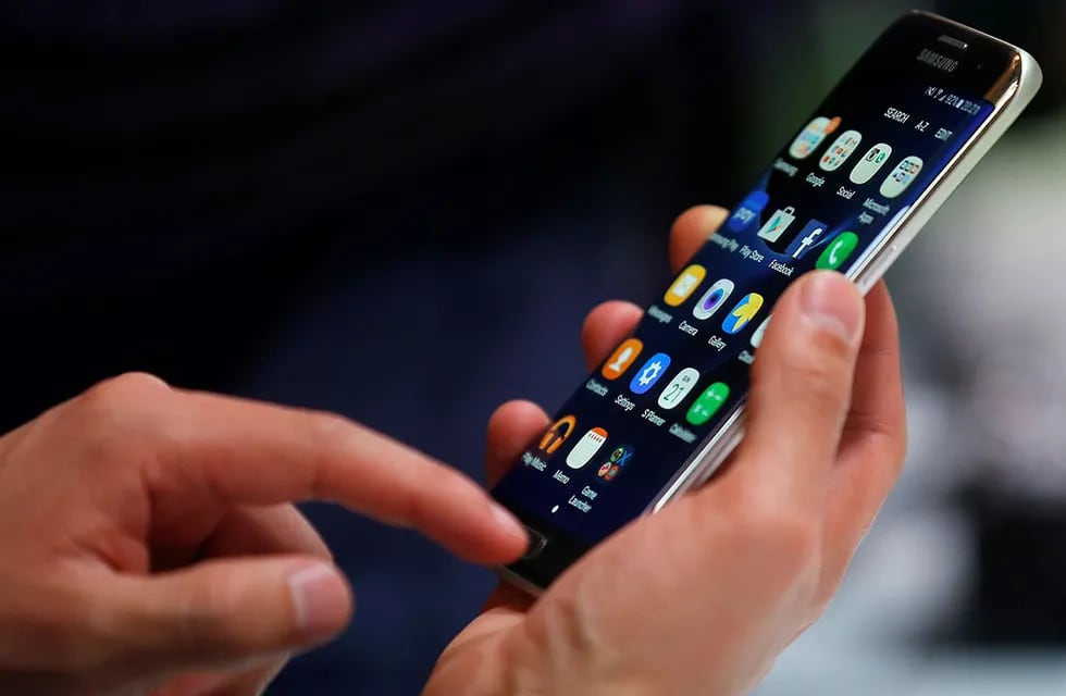 Muchos teléfonos iPhone y con sistema Android quedarán obsoletos.