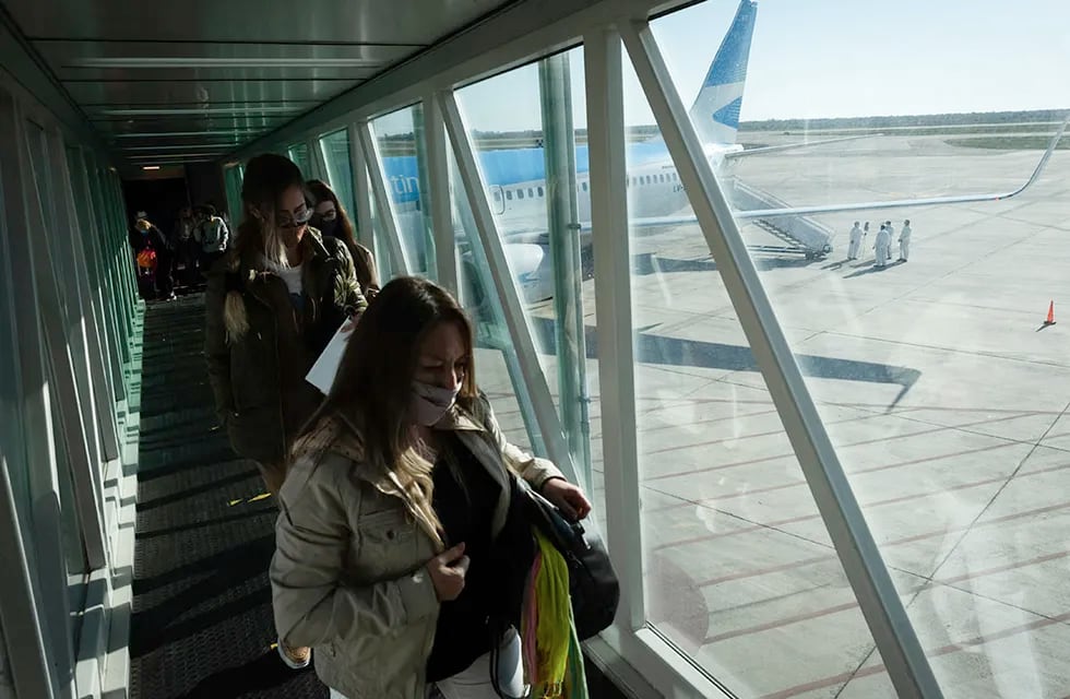 Ante el endurecimiento del cepo, se espera una disminución del turismo emisivo en todos los aeropuertos internacionales del país. 

Foto: Ignacio Blanco / Los Andes