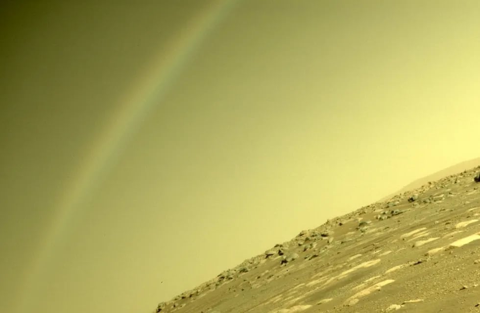 El supuesto arcoíris capturado por el Perseverance en Marte - Twitter @NasaPersevere