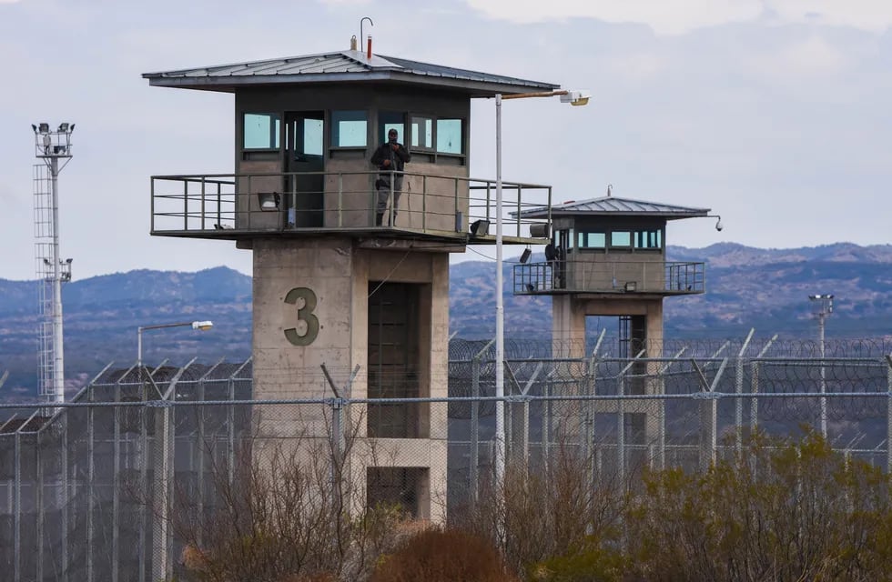 Torre de vigilancia de la Penitenciaría de Mendoza que se encuentra en Cacheuta (Mariana Villa / Los Andes)