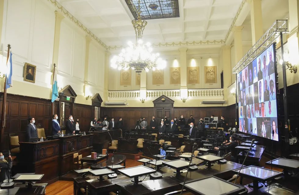 El 1 de mayo, el gobernador Rodolfo Suárez anunció en la Asamblea Legislativa virtual el proyecto de reforma.