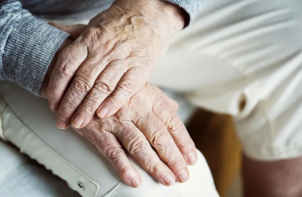 Presentaron un protocolo para prevenir contagios en residencias de adultos mayores.