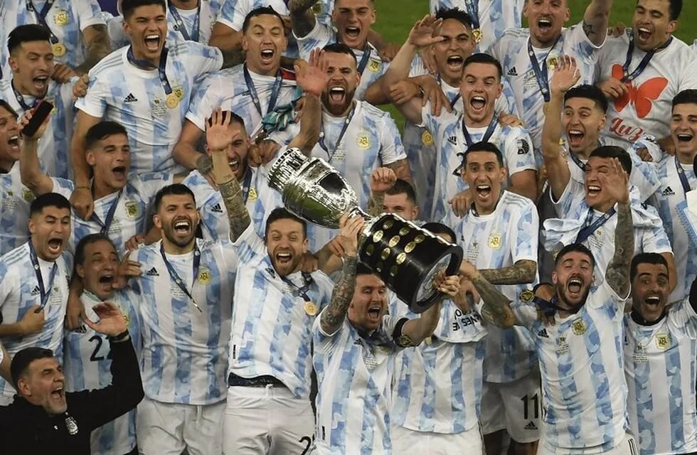 La Selección Argentina comandada por Leo Messi celebra la Copa América tras derrotar a Brasil en el Maracaná. / Télam
