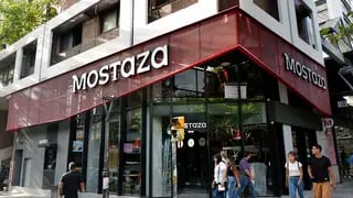 Inauguran el local de comidas Mostaza