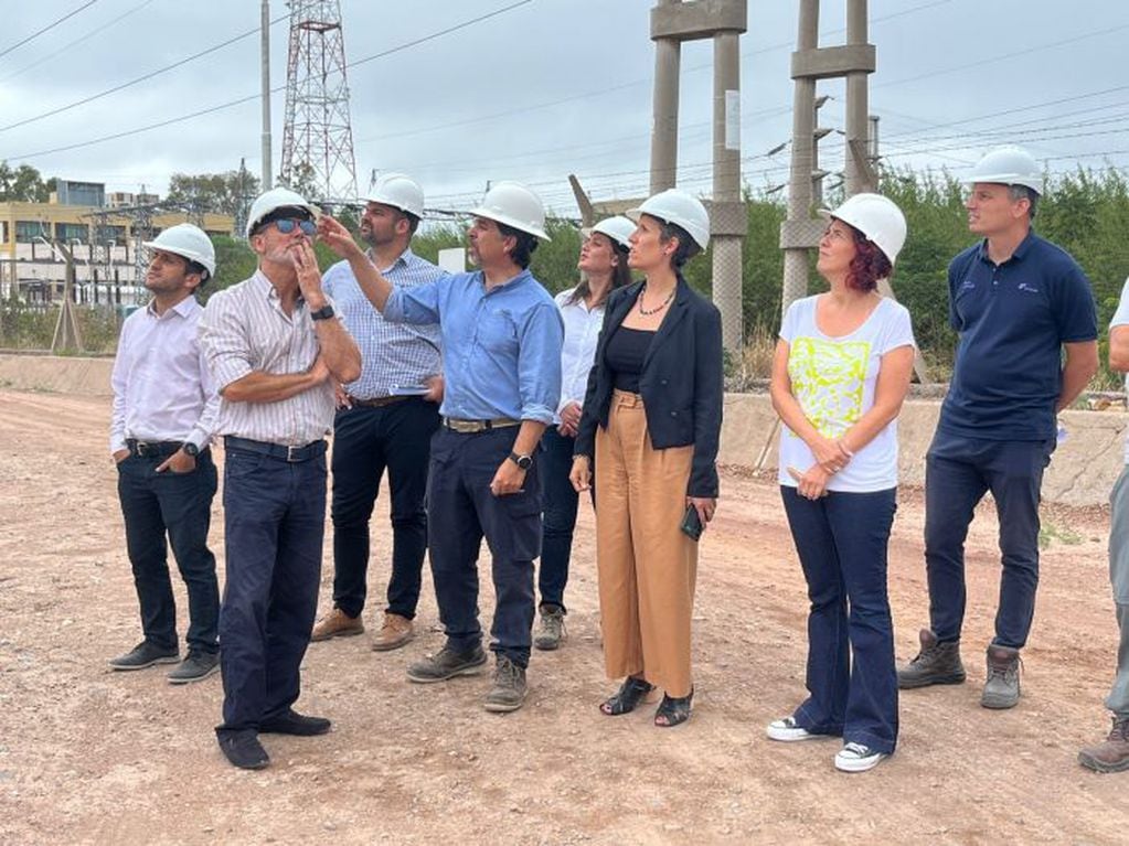 La ministra de Energía y Ambiente, Jimena Latorre, supervisó los avances de la obra Cruz de Piedra. Foto: Prensa Mendoza