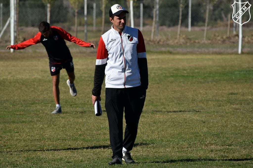 Luciano Theiler, el entrenador de Maipú que logró el ascenso y ahora busca estabilizarse en la PN. 