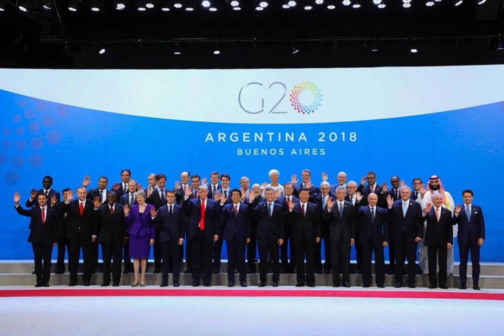 
Foto: AFP | Los participantes de la Cumbre de Líderes del G20 posan para la foto de familia en la capital argentina.
   