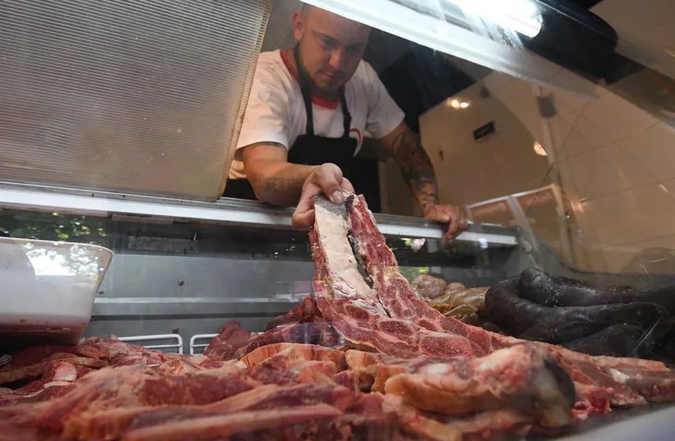 Desde el 17 de febrero, los supermercados ofrecen 7 cortes de carne a "Precios Justos"/ Foto: José Gutiérrez / Los Andes
