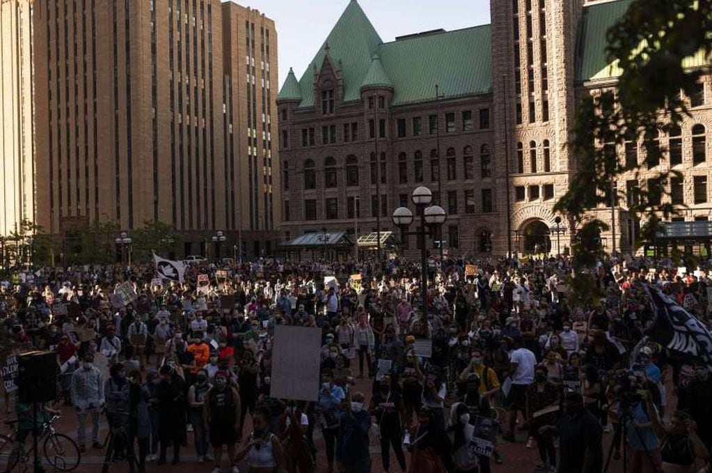 
    Protestas en Minneapolis. / AFP
   