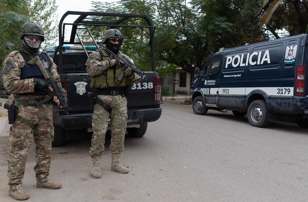 Megoperativo antidrogas en Las Heras: 140 policías, 7 detenidos y 11 allanamientos simultáneos.  | Foto: Ministerio de Seguridad y Justicia