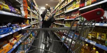 Los valores exhibidos por los supermercados son muy diferentes en algunos productos. Desde la corrida algunos alimentos subieron hasta 90%.