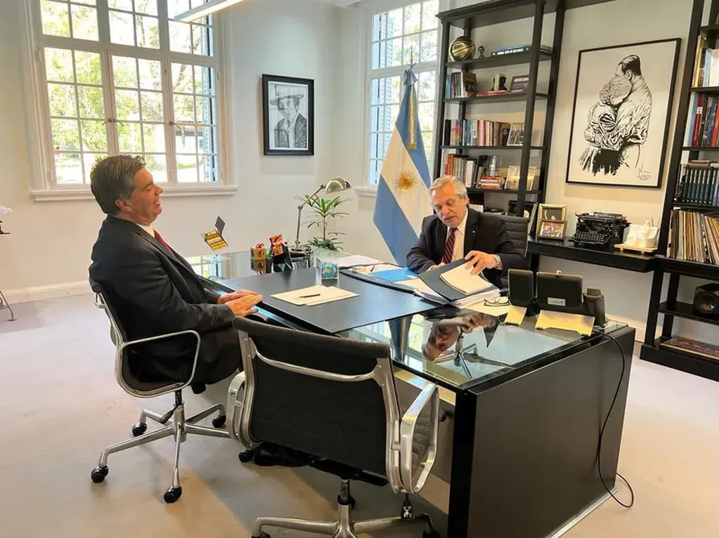 El gobernador Jorge Capitanich fue recibido hoy por el presidente Alberto Fernández en la quinta de Olivos.
