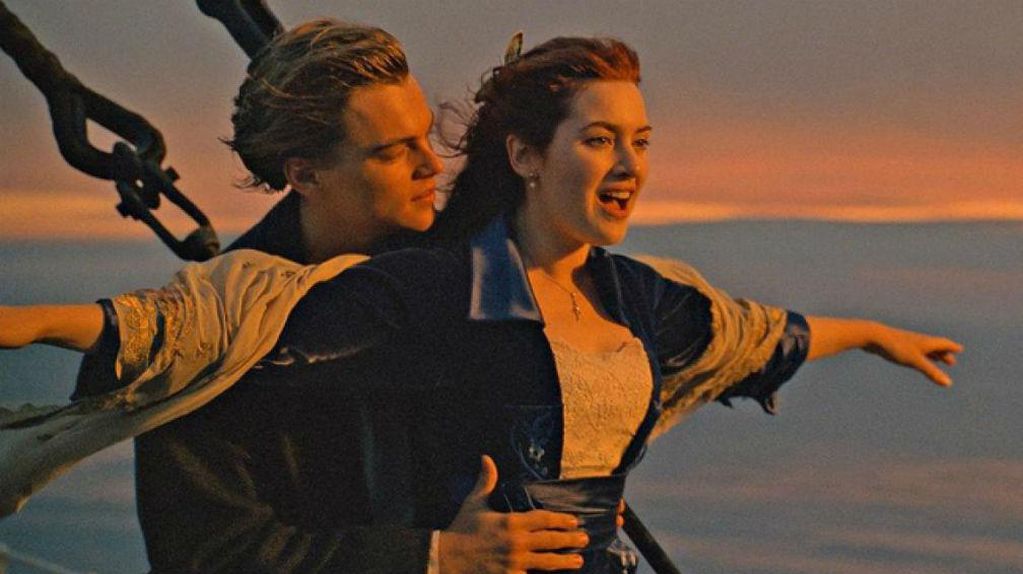 Leonardo Di Caprio (Jack) y Kate Winslet (Rose), protagonistas de la película Titanic de 1997.
