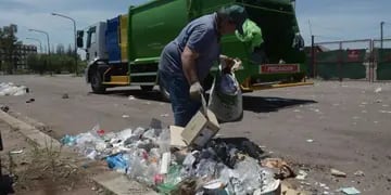 En la provincia se producen 370 kilos de residuos urbanos al año. La causa: casi nadie separa en sus casas la basura.