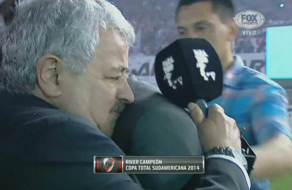 Entre lágrimas, Gallardo le dedicó la Copa a su madre