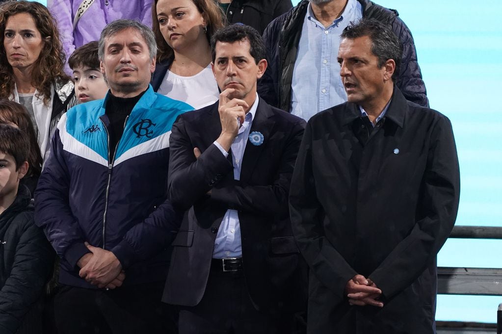 El domingo se espera que Massa parta a su viaje de gestión a China con Máximo Kirchner y una comitiva de funcionarios y diputados. / Foto: Clarín
