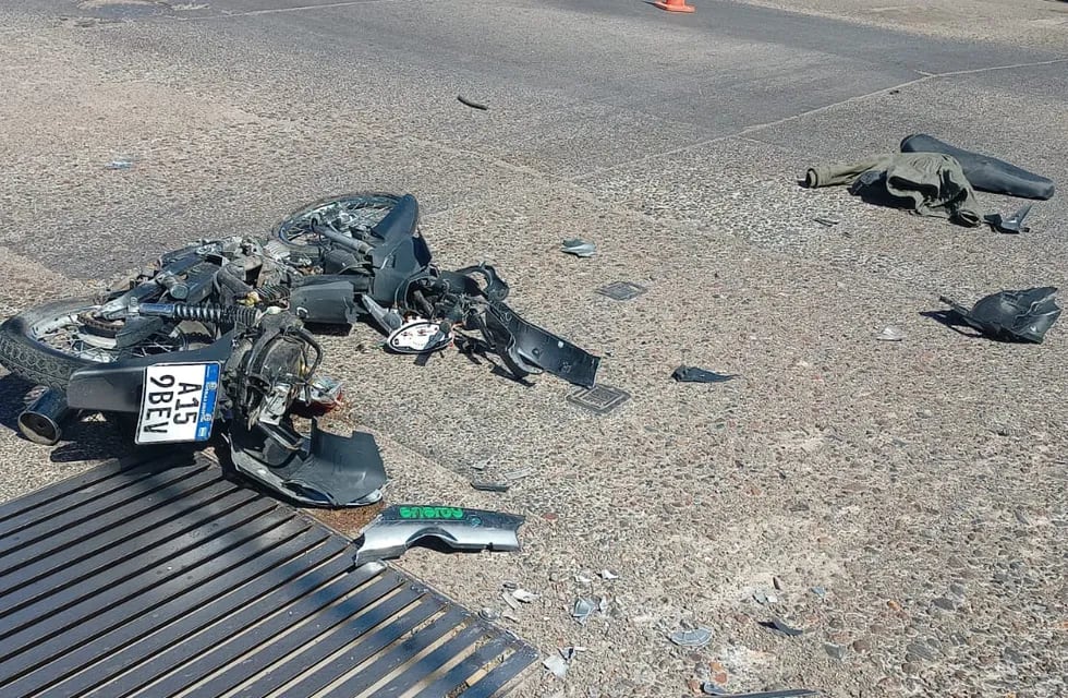 Un motociclista fue embestido por un camión de bomberos y perdió la vida. Foto Ministerio de Seguridad.