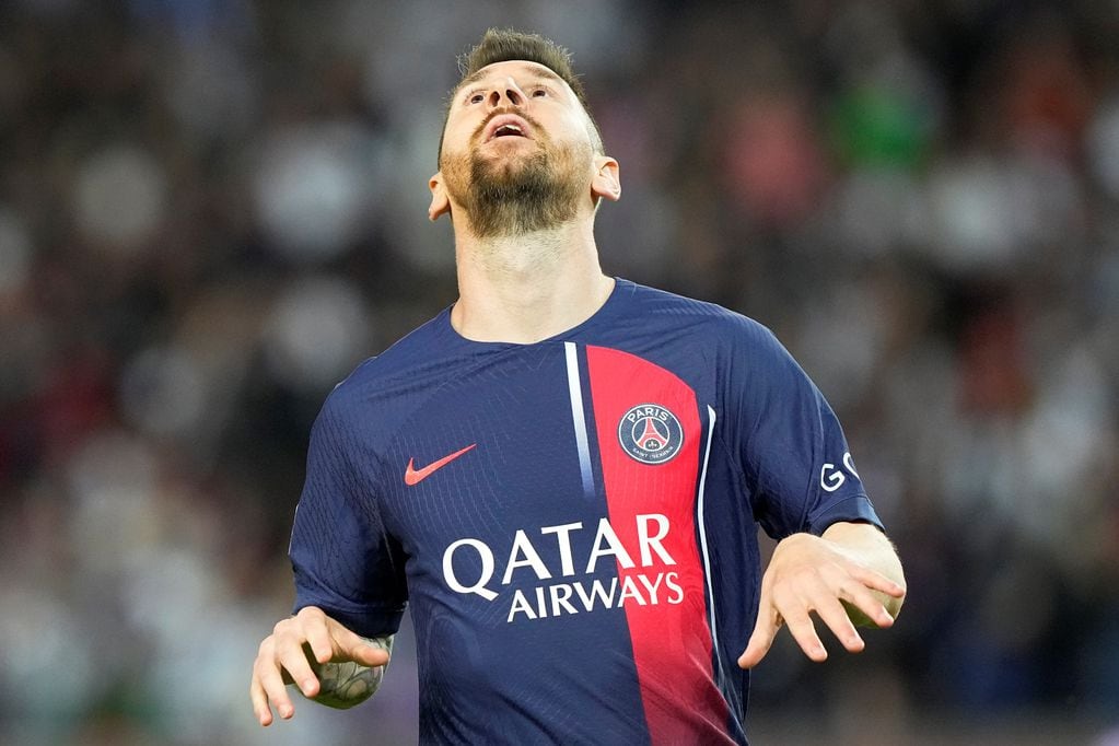 Lionel Messi durante su último partido en el PSG de Francia. (AP)