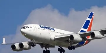 Cubana de Aviación denunció que empresas argentinas negaron la carga de combustible