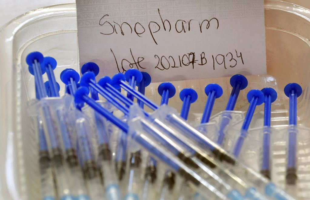 Sinopharm, la vacuna china que tiene el mendocino a quien el dosaje le demostró cero anticuerpos. Foto: Orlando Pelichotti / Los Andes.
