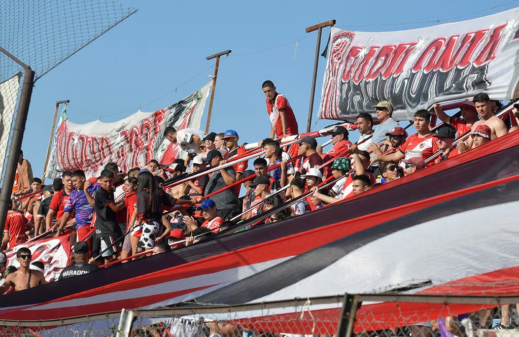 El Deportivo Maipú venció a Chaco For Ever en el estadio Omar Higinio Sperdutti
Foto: Orlando Pelichotti