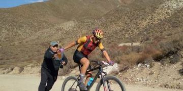 Daniel Espinoza se consagró campeón de la Vuelta de Mendoza en MTB