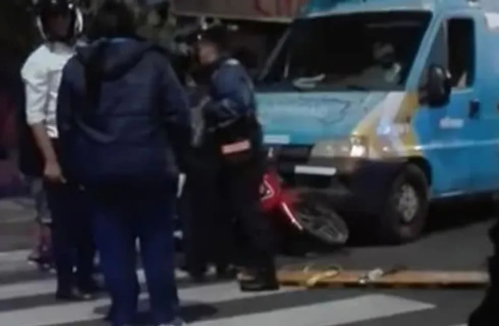 El inspector de tránsito murió luego de ser atropellado por una camioneta de la Municipalidad de Corrientes.