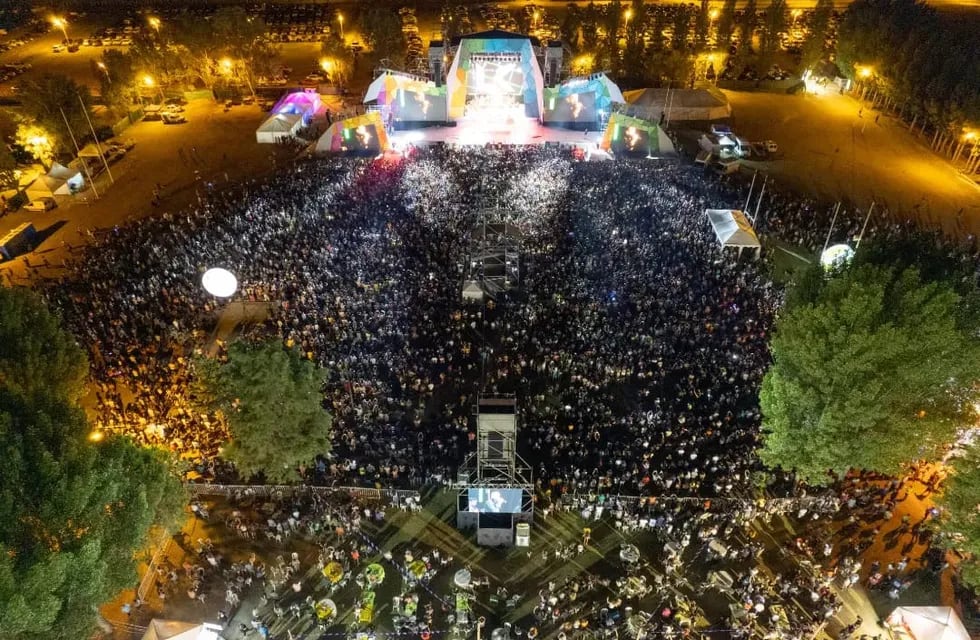 Así lució anoche el parque recreativo Dueño del Sol con las más de 30.000 personas que asistieron a Junín. Foto: Prensa Municipalidad de Junín