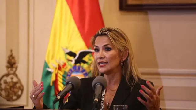 Ordenan el arresto de la ex presidente de Bolivia, Jeanine Áñez, por el supuesto “golpe de estado” a Evo Morales