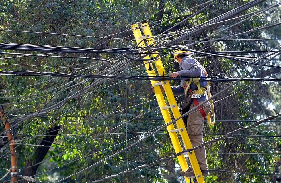 Distribuidoras eléctricas recibieron multas por malos servicios. 
Foto: Orlando Pelichotti/ Los Andes