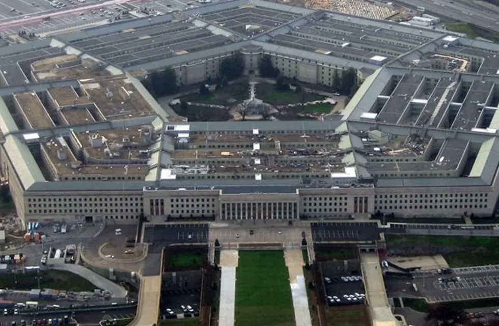 Un ex oficial de inteligencia de Estados Unidos denunció que el gobierno tiene vehículos extraterrestres “intactos”.