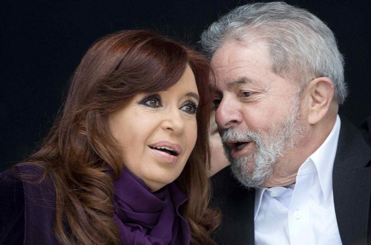 Cristina y Lula, en una foto tomada en 2015 (AP/Archivo).