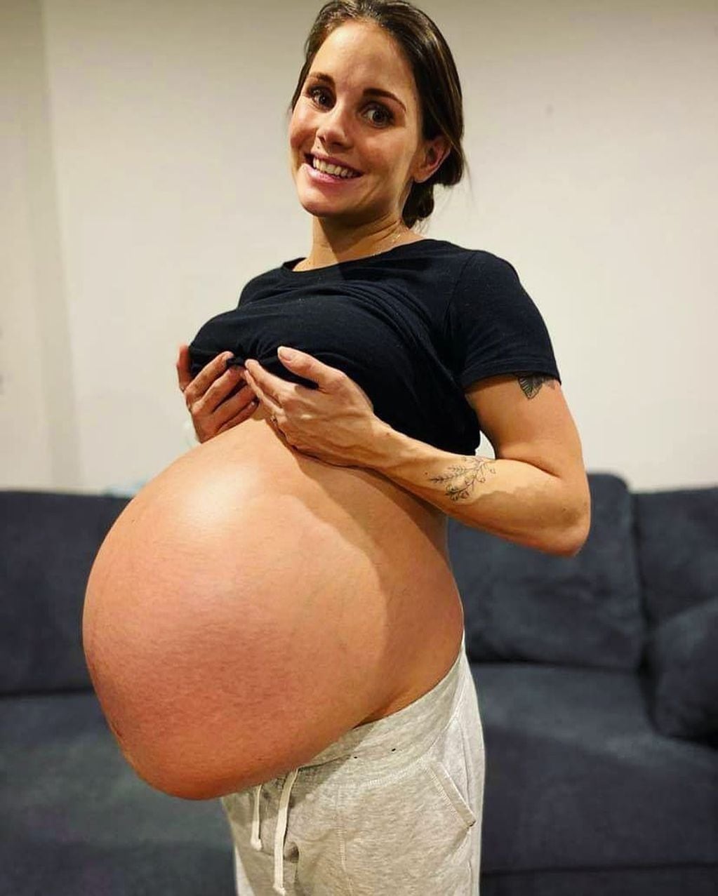 Una mujer que no podía tener hijos hizo un tratamiento de hormonas y quedó embarazada de cuatrillizos. Foto The Sun